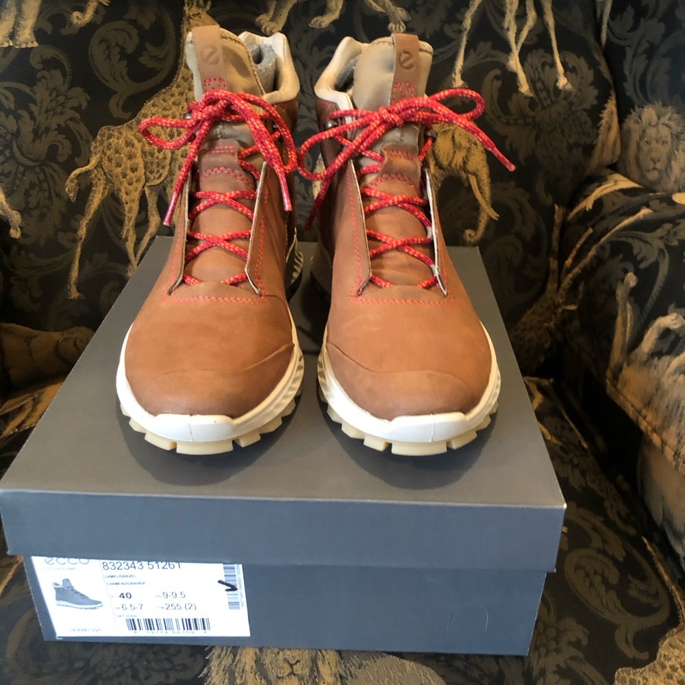 NWT Ladies Ecco Exostrike L